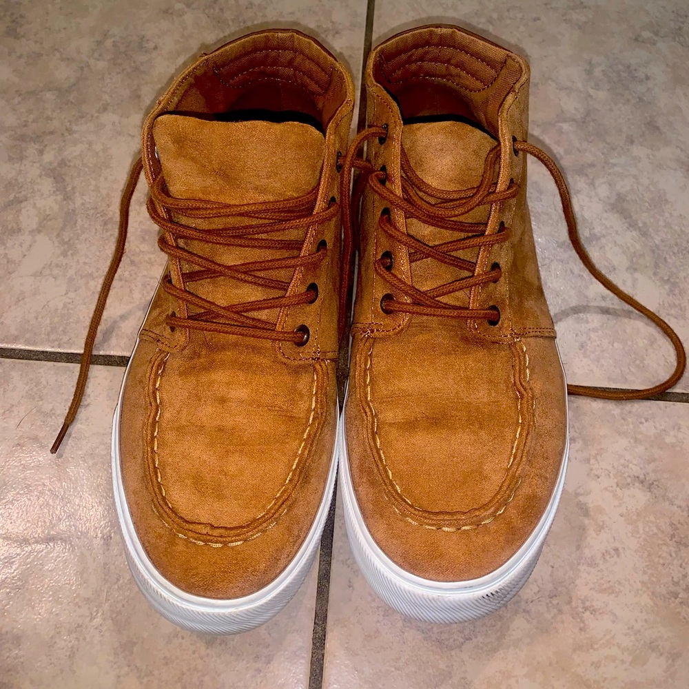 Old Navy Suede Tan/Brown shoes